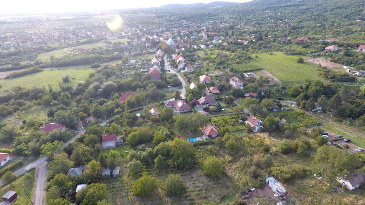 Cseresznyevirag Vendeghazak Kovagoszolos Zewnętrze zdjęcie