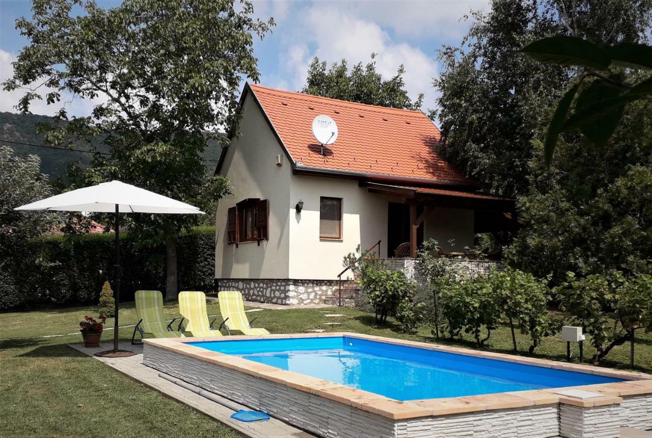 Cseresznyevirag Vendeghazak Kovagoszolos Zewnętrze zdjęcie